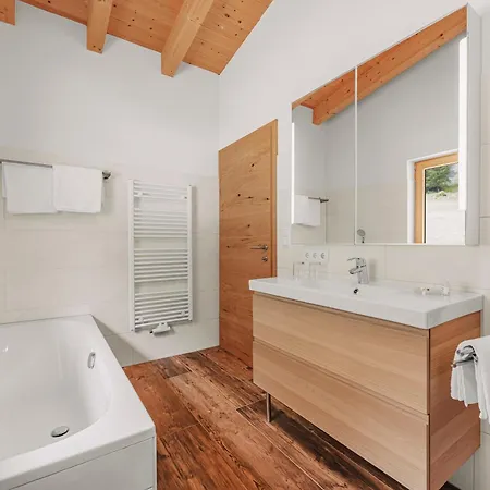 Han/Misafirhane Leiter's Hoamatl