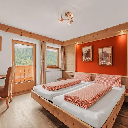 Han/Misafirhane Leiter's Hoamatl *