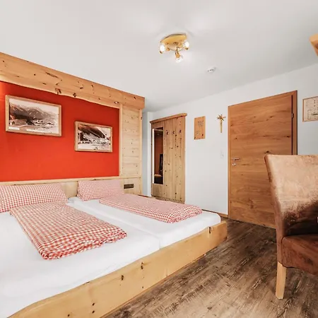 Han/Misafirhane Leiter's Hoamatl *